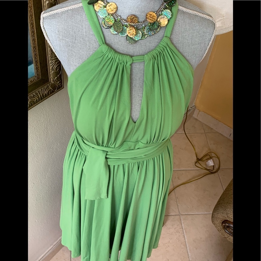 Like New Spectacular Bright Green Cocktail Dress A Sexy Design Size 14 - Picture 3 of 7
